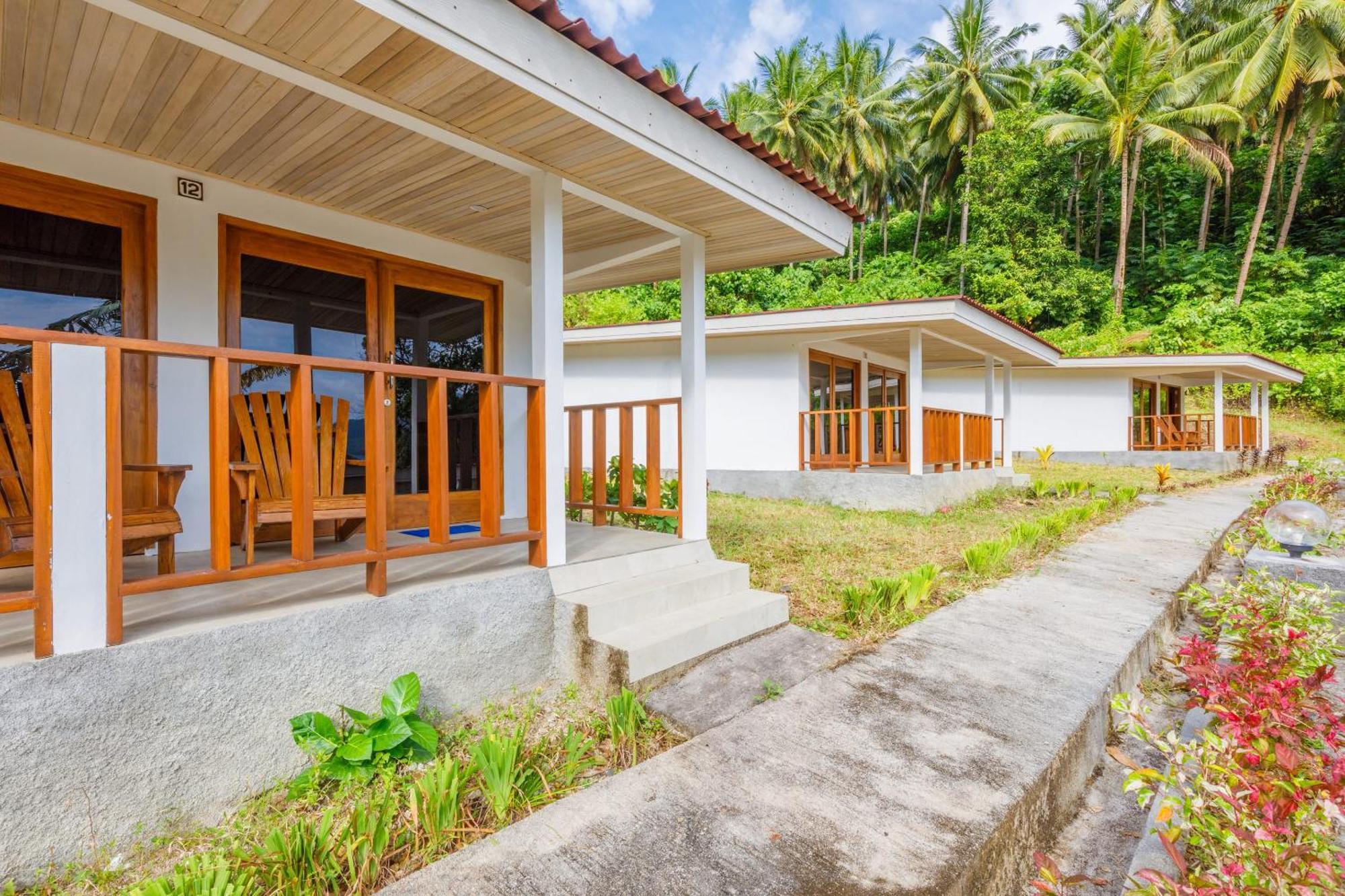 Thalassa Dive Resort Lembeh Airtembaga Extérieur photo