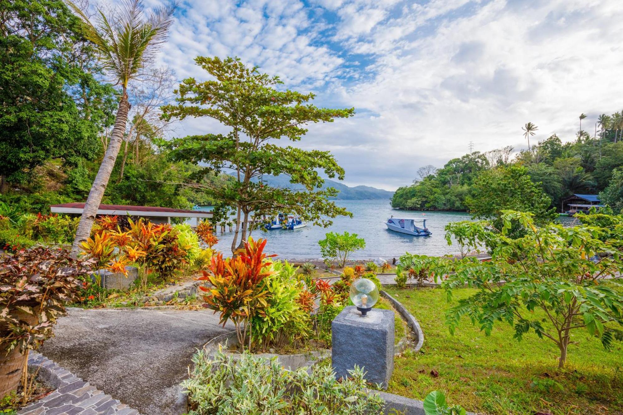 Thalassa Dive Resort Lembeh Airtembaga Extérieur photo